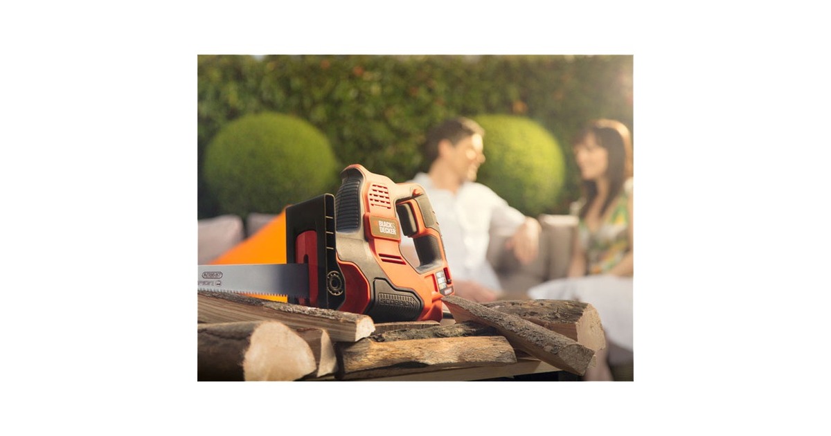 Scie Sabre/Égoïne Black & Decker RS890 SCORPION - 500W, Technologie Autoselect, Semelle Rabatable - Multi Matériaux (Bois, Métal, Plastique)