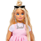 Mattel HYV27, Poupée 