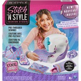 COOL MAKER - STITCH’N STYLE FASHION STUDIO - Machine À Coudre Innovante - Créations En Sécurité - Tendance Fun Facile - Accessoires & Transferts Textiles - Jouet Enfant 8 Ans et + - Loisirs Créatifs, Bricolage