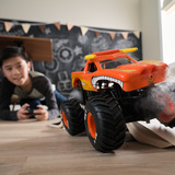 Spin Master Monster Jam, Monster truck El Toro Loco RC avec brumisateur à effets de fumée, échelle 1:15, jouets pour garçons et filles à partir de 3 ans, Voiture télécommandée Monster Jam , Monster truck El Toro Loco RC avec brumisateur à effets de fumée, échelle 1:15, jouets pour garçons et filles à partir de 3 ans, Monster truck, 4 an(s), Plastique, Noir, Orange