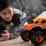 Spin Master Monster Jam, Monster truck El Toro Loco RC avec brumisateur à effets de fumée, échelle 1:15, jouets pour garçons et filles à partir de 3 ans, Voiture télécommandée Monster Jam , Monster truck El Toro Loco RC avec brumisateur à effets de fumée, échelle 1:15, jouets pour garçons et filles à partir de 3 ans, Monster truck, 4 an(s), Plastique, Noir, Orange