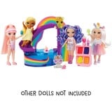 MGA Entertainment Rainbow High Little Pool Day with Blush Playset, Figurine Rainbow High Little Pool Day with Blush Playset, Poupée mannequin, Femelle, 4 an(s), 140 mm, Multicolore