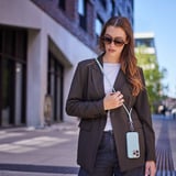 Intenso Lanière pour téléphone portable et câble de charge/données Vert clair