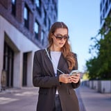 Intenso Lanière pour téléphone portable et câble de charge/données Vert clair