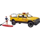 bruder Power Wagon RAM 2500 pour maître-nageur avec figurine, Stand Up Paddle et module son et lumière, Modèle réduit de voiture Jaune/Noir, 02506