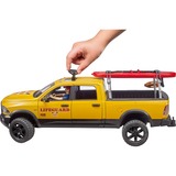 bruder Power Wagon RAM 2500 pour maître-nageur avec figurine, Stand Up Paddle et module son et lumière, Modèle réduit de voiture Jaune/Noir, 02506