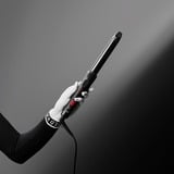 Rowenta X KARL LAGERFELD CF321L Fer à friser À chaleur Noir, Rouge 47 W 1,8 m Noir, Fer à friser, À chaleur, 200 °C, 60 s, Aluminium, Noir, Rouge