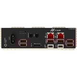 GIGABYTE  carte mère socket sTR5 Argent/Noir