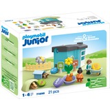 PLAYMOBIL Junior - Pension pour animaux avec distributeur de nourriture, Jouets de construction 71690