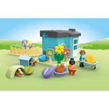 PLAYMOBIL Junior - Pension pour animaux avec distributeur de nourriture, Jouets de construction 71690