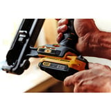 Stanley Cloueur sans fil 16G, 18 Volts, Clouteuse Noir/Jaune