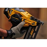 Stanley Cloueur sans fil 16G, 18 Volts, Clouteuse Noir/Jaune
