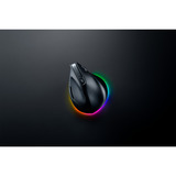 Razer Pro Click V2 Vertical, Souris gaming Noir, Jusqu'à 30 000 Dpi, USB-C / Bluetooth / 2,4 GHz