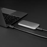 Lindy Câble Thunderbolt 4 de 2m, 40Gbit/s, PD 100W, Actif Noir, 40Gbit/s, PD 100W, Actif, Mâle, Mâle, 2 m, Noir, Nickel, 40 Gbit/s