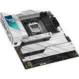 ASUS ROG STRIX X670E-A GAMING WIFI carte mère socket AM5 Argent, RAID, Gb-LAN, WLAN, BT, Sound, ATX