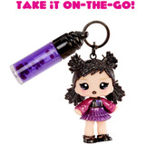 MGA Entertainment Yummiland Lip Gloss Doll Sour Sweeties - Blake Licorice, Poupée Mini poupée, Femelle, 4 an(s), Garçon/Fille, Multicolore