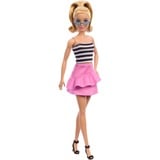 Mattel Barbie Fashionistas #213 - Poupée blonde avec haut rayé, jupe rose et lunettes de soleil 