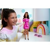 Barbie Fashionistas - Poupée aux cheveux bruns ondulés et à la robe rose #217 