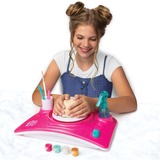 Spin Master COOL MAKER - ATELIER DE POTERIE - Tour De Potier - Machine Création À L'Argile - Simplicité Sécurité - Tendance Fun Facile - Créez Vos Propres Accessoires - Jouet Enfant 8 Ans et + - Loisirs Créatifs, Bricolage 