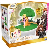 Spin Master Wizarding World: Harry Potter - Magical Minis Care of Magical Creatures, Figurine Wizarding World HARRY POTTER - PLAYSET COURS DE SOINS AUX CRÉATURES MAGIQUES - Coffret Magique Avec 1 Figurine Articulée Luna Lovegood et Accessoires - 6061845 - Jouet Enfant 5 ans et +, Action/Aventure, 5 an(s), Multicolore