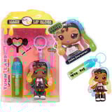 MGA Entertainment Yummiland Lip Gloss Doll Sour Sweeties - Sasha Sourworms, Poupée Mini poupée, Femelle, 4 an(s), Garçon/Fille, Multicolore