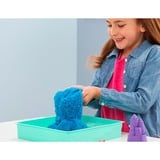 Spin Master Kinetic Sand, Coffret Bac à sable, 454 g de sable bleu, bac à sable, 4 moules et outils, jouets sensoriels pour les enfants à partir de 3 ans, Jeu de sable Kinetic Sand , Coffret Bac à sable, 454 g de sable bleu, bac à sable, 4 moules et outils, jouets sensoriels pour les enfants à partir de 3 ans, Sable cinétique pour enfants, 3 an(s), Non toxique, Bleu