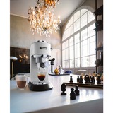 DeLonghi Dedica Style EC 685.W Semi-automatique Machine à expresso 1,1 L Blanc/argent lustré, Machine à expresso, 1,1 L, Dosette de café, Café moulu, 1300 W, Noir, Argent, Blanc