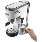 DeLonghi Dedica Style EC 685.W Semi-automatique Machine à expresso 1,1 L Blanc/argent lustré, Machine à expresso, 1,1 L, Dosette de café, Café moulu, 1300 W, Noir, Argent, Blanc